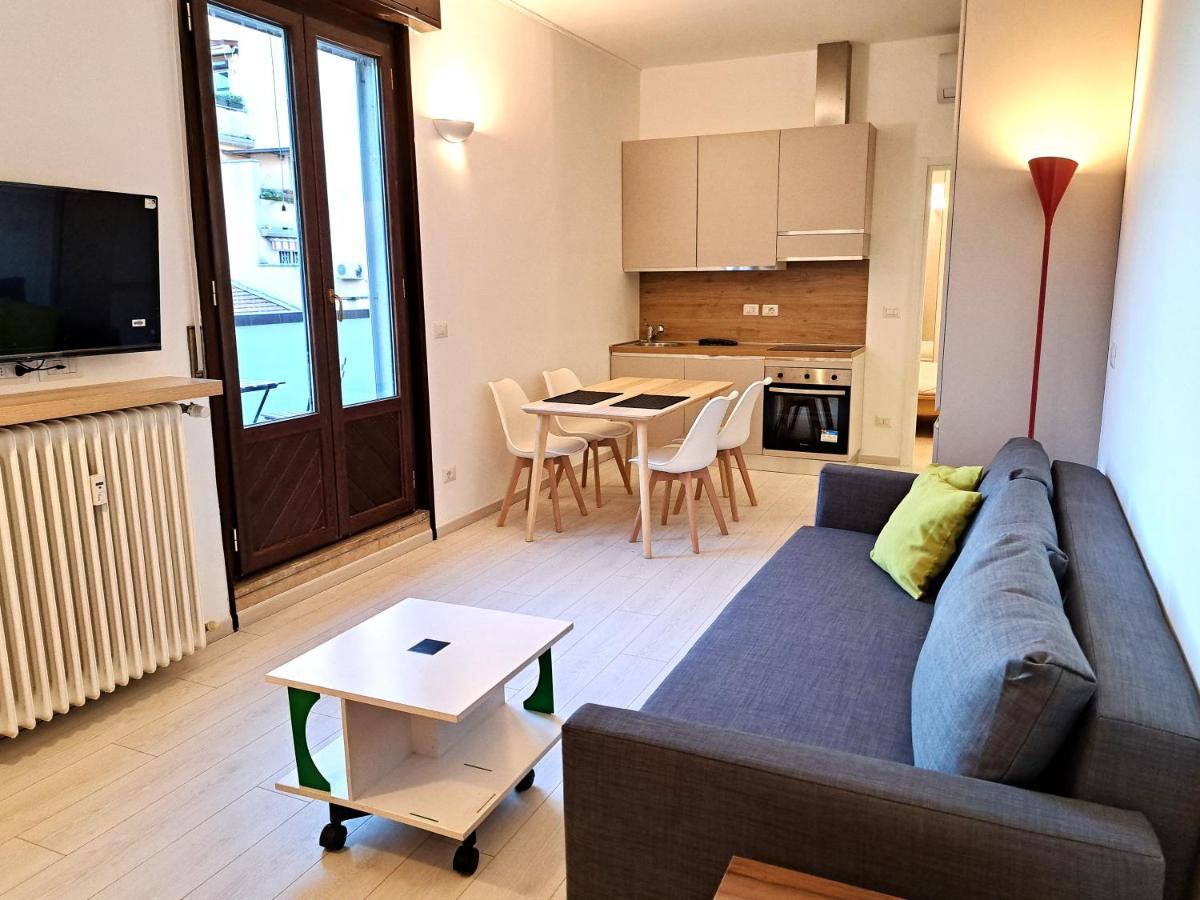 Milano Studio B Esterno foto
